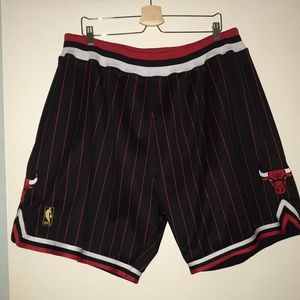 ‘96-‘97 Chicago Bulls Mitchell & Ness Shorts